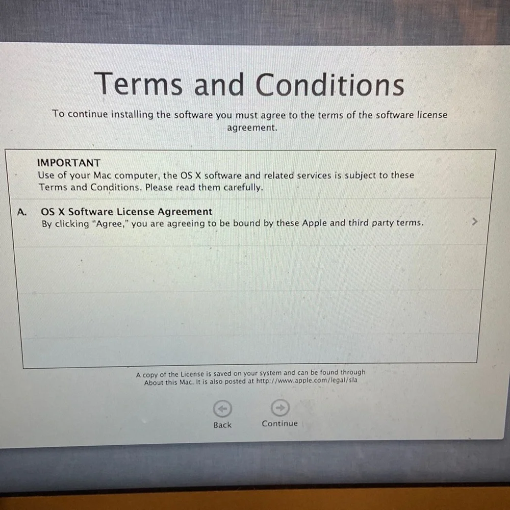 Apple MacBook Air (11-inch, Mid 2012) 1.7 GHz Intel Core i5 4 GV Laptop Silver
